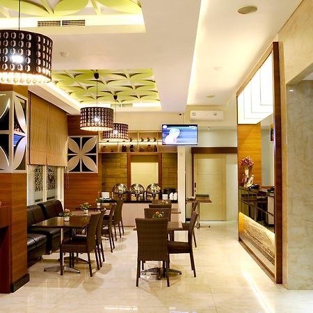 Biz Boulevard Hotel Manado Dış mekan fotoğraf