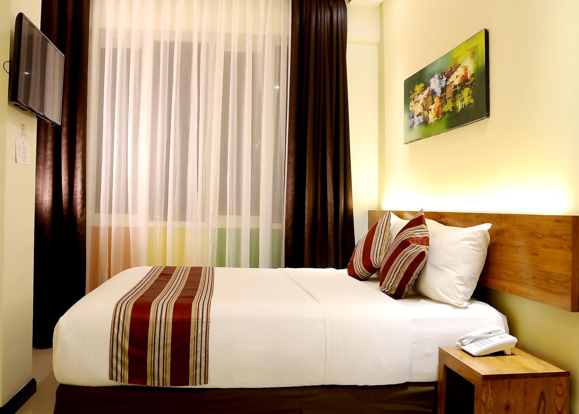 Biz Boulevard Hotel Manado Dış mekan fotoğraf