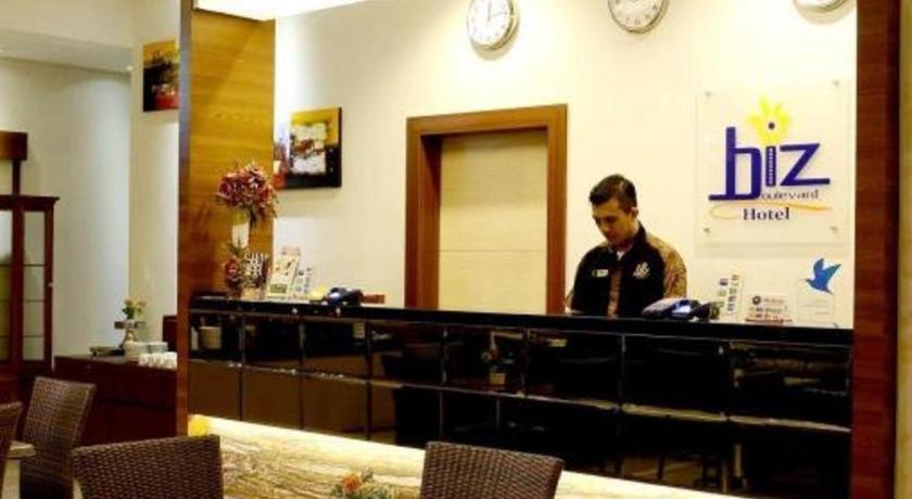 Biz Boulevard Hotel Manado Dış mekan fotoğraf