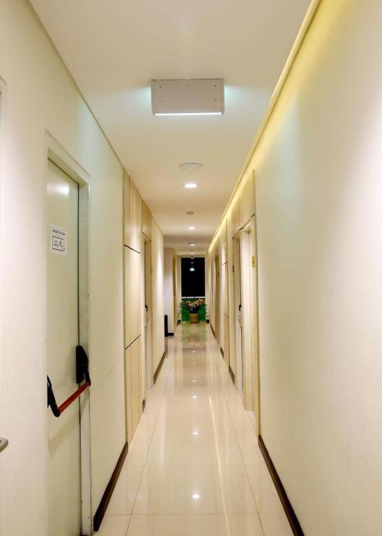 Biz Boulevard Hotel Manado Dış mekan fotoğraf
