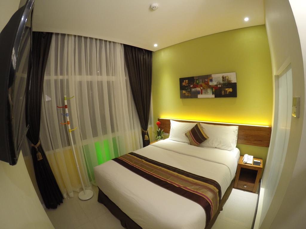 Biz Boulevard Hotel Manado Dış mekan fotoğraf