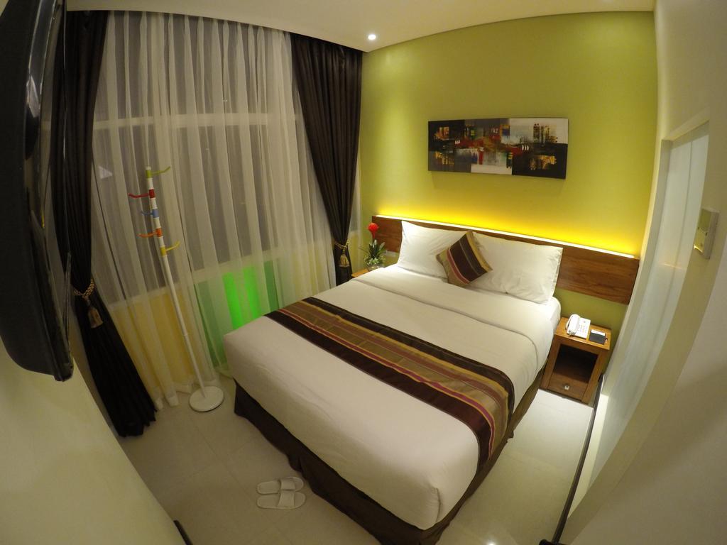 Biz Boulevard Hotel Manado Dış mekan fotoğraf