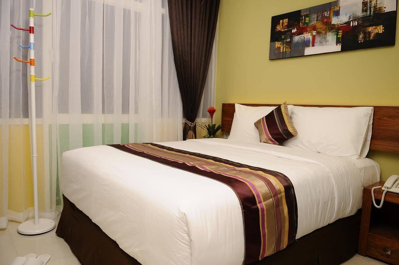 Biz Boulevard Hotel Manado Dış mekan fotoğraf
