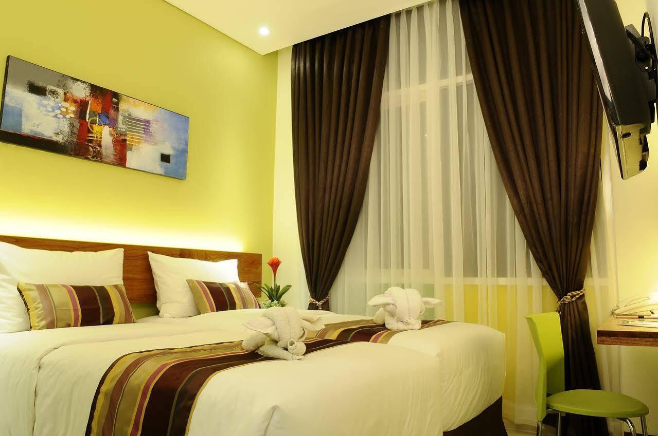 Biz Boulevard Hotel Manado Dış mekan fotoğraf